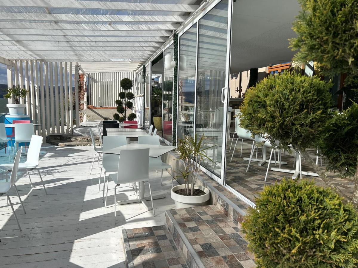 Riviera 990 - Resort & Restaurant Eselnita Exterior photo